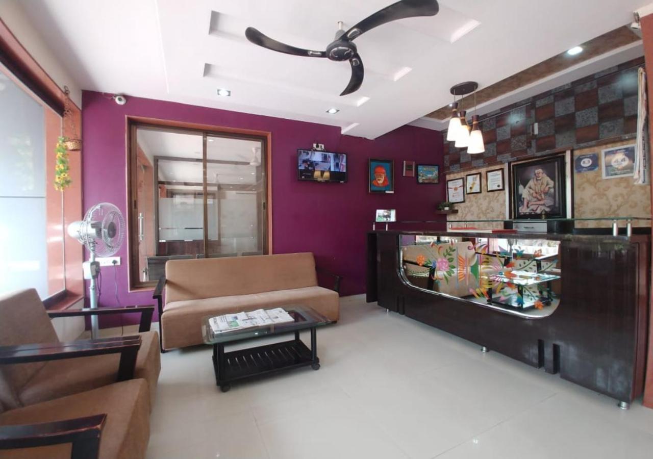 Hotel Yogiraj شيردي المظهر الخارجي الصورة