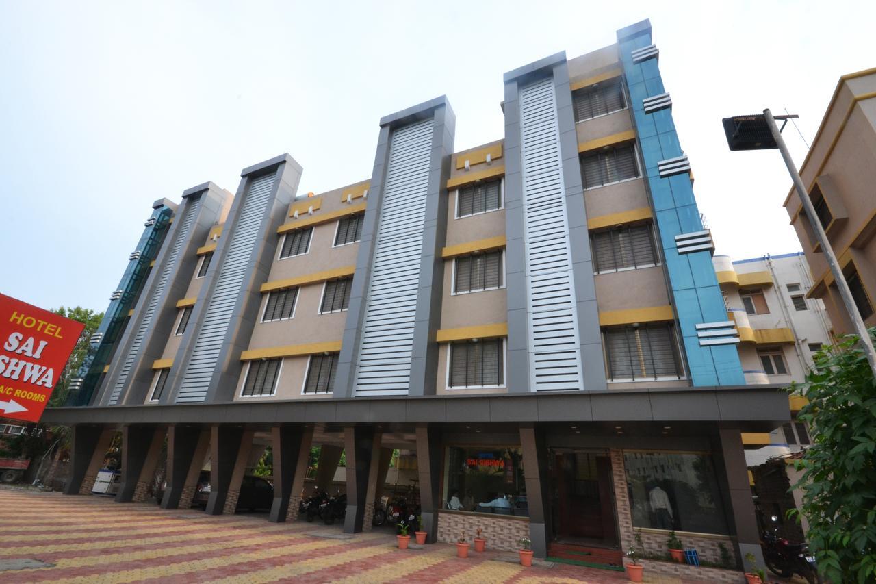 Hotel Yogiraj شيردي المظهر الخارجي الصورة