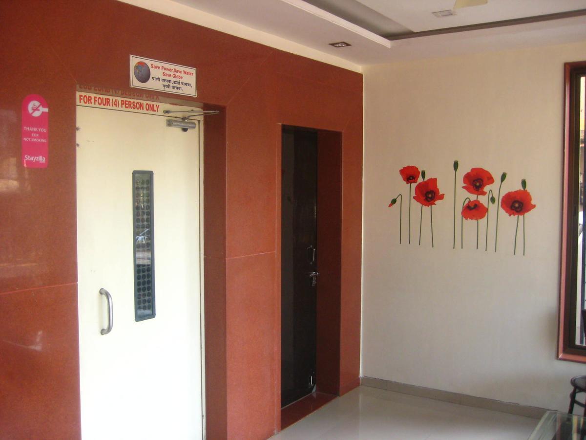 Hotel Yogiraj شيردي المظهر الخارجي الصورة